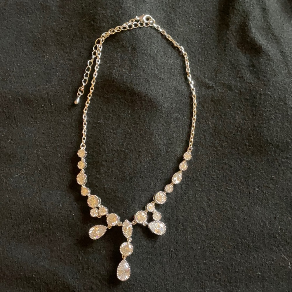 *Host pick 4/20/22* Premier Designs You’re Worth It necklace